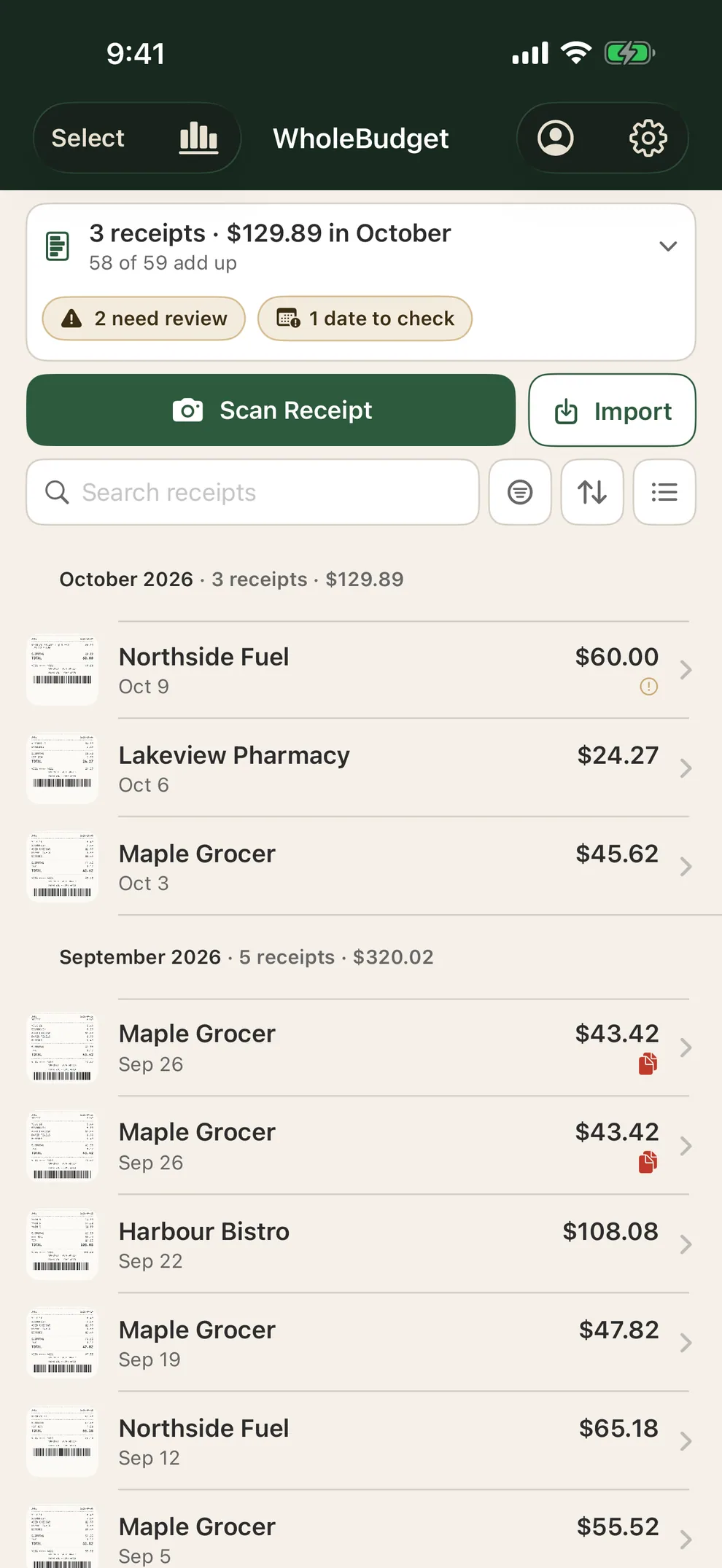 L’écran d’accueil de l’app WholeBudget sur iPhone : les reçus récents avec leurs photos et le total du mois.